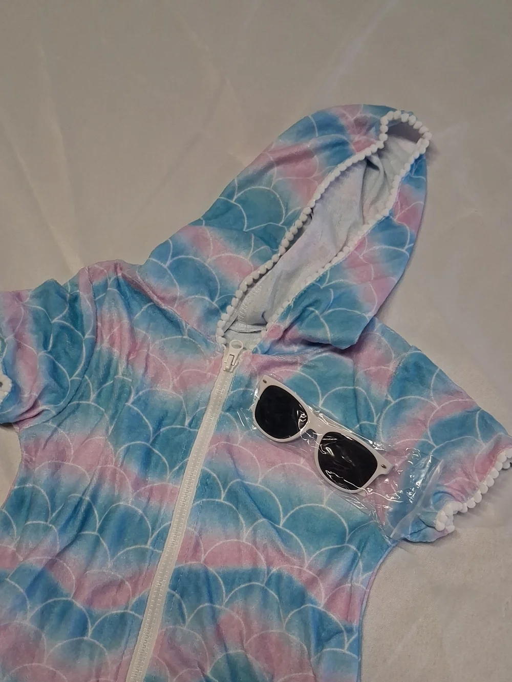 NWTvGirls 4T Hooded Zip Dress in Pastel Blue & Pink With White Sunglasses